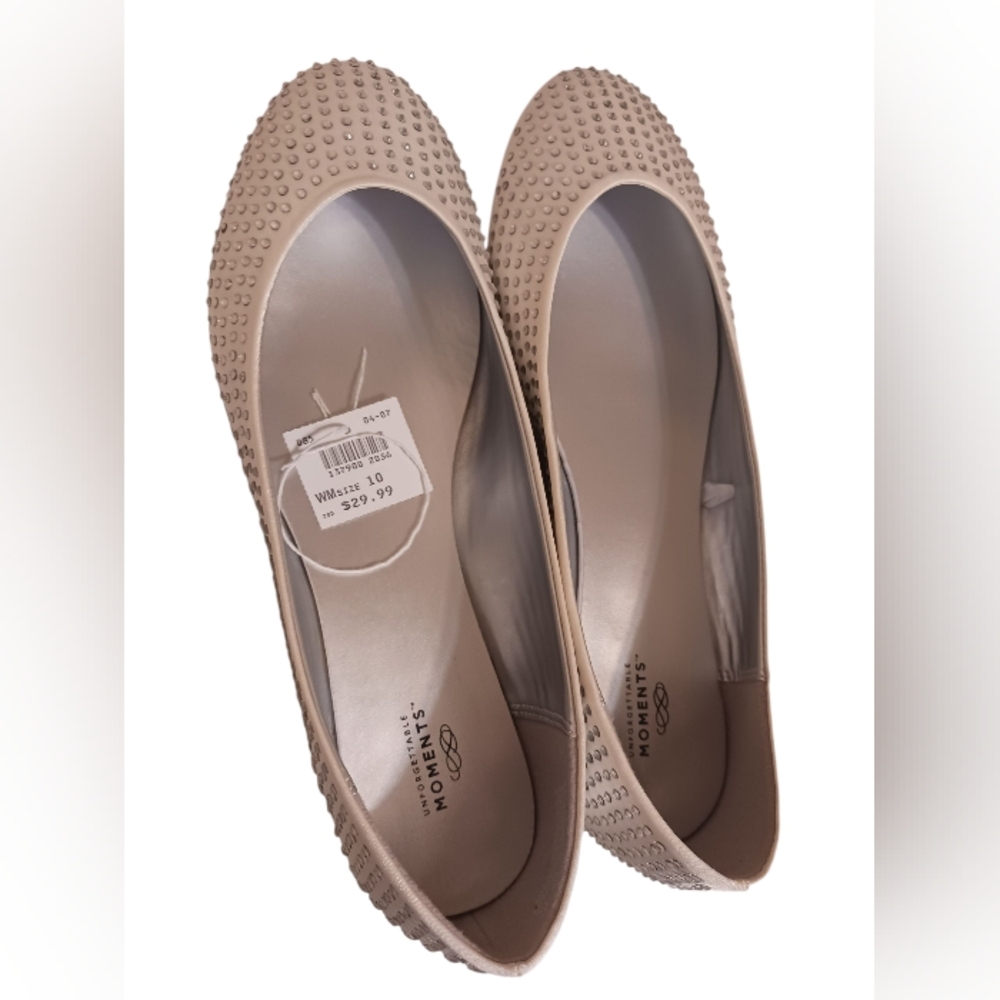 NIB WOMEN'S UNFORGETTABLE MOMENTS WHITE STUDDED SLIP-ON CASUAL SHOES SIZE 10